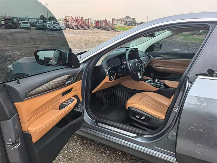 Фото 3 - BMW 6 Series GT