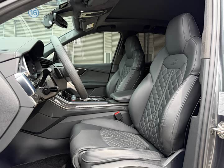 Audi SQ7 2024 2024款 4.0 TFSI 暗夜骑士版