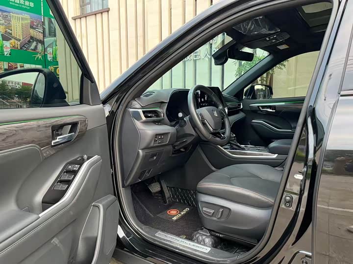 Toyota Crown Kluger 2024 2024款 2.5L HEV四驱尊贵版