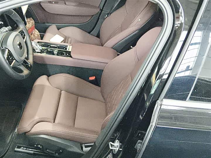 Volvo S90 2026 2026款 B5 智远豪华版