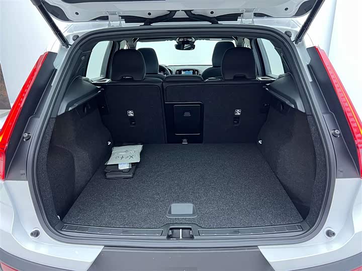 Volvo XC40 2024 2024款 B3 智远豪华版