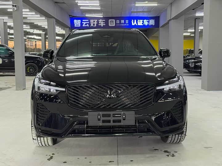 Volvo XC60 2026 2026款 B5 四驱智远极夜黑版