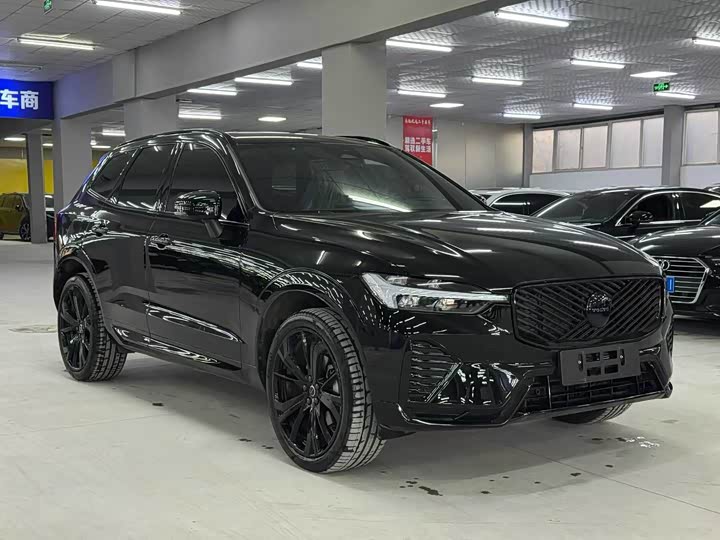 Volvo XC60 2026 2026款 B5 四驱智远极夜黑版