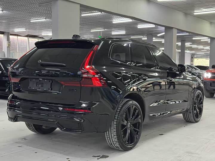 Volvo XC60 2026 2026款 B5 四驱智远极夜黑版