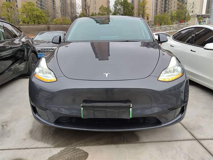 Фото 3 - Tesla Model Y