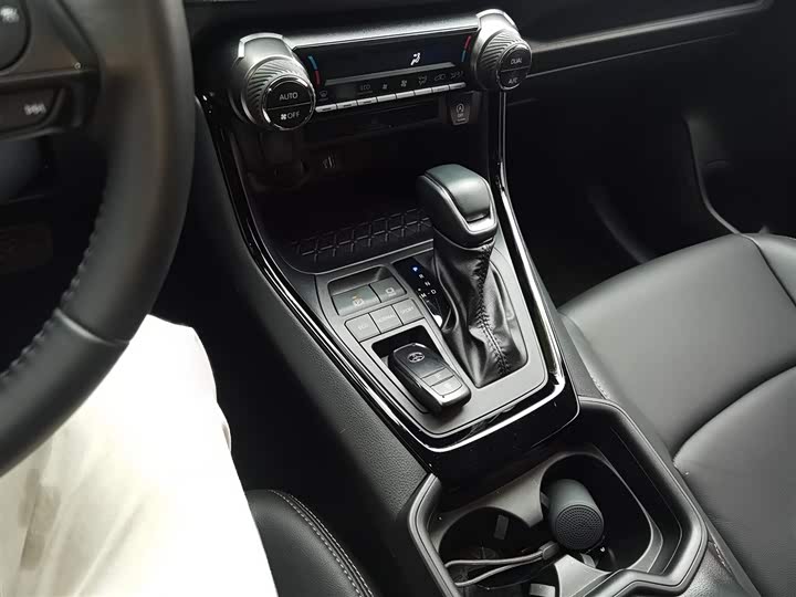 Toyota Wildlander 2024 2024款 2.0L CVT两驱豪华PLUS版