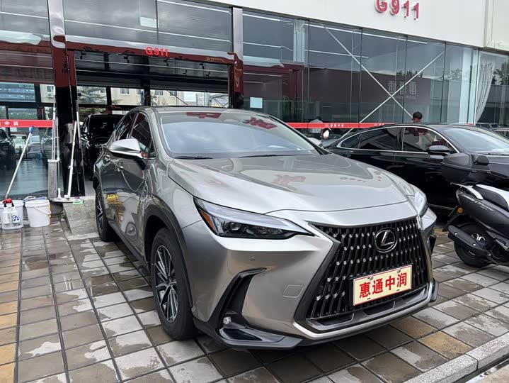 2024 Lexus NX Hybrid