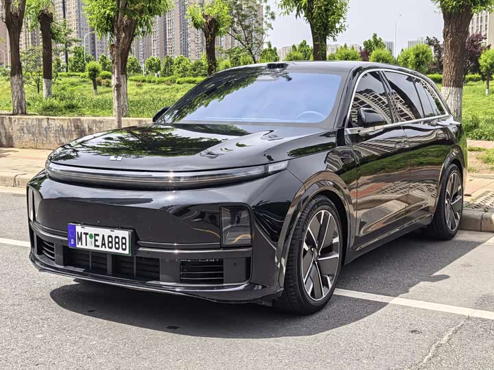 2025 LiXiang L7