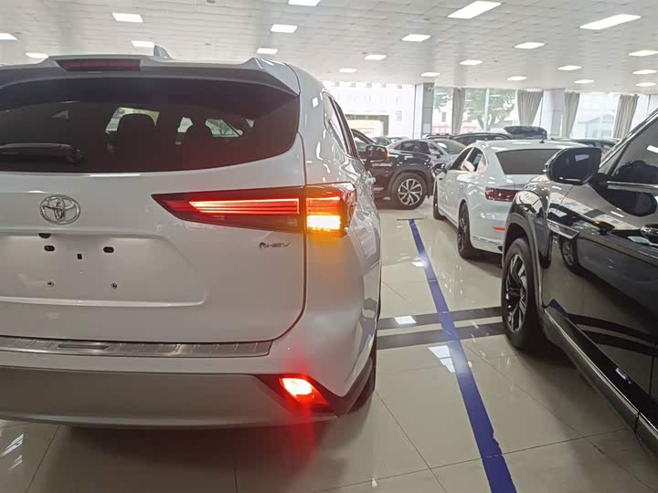 Toyota Highlander 2024 2024款 2.5L智能电混双擎两驱精英版 5座