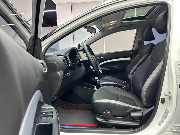Kia KX1 2021 2021款 1.4L CVT天窗款