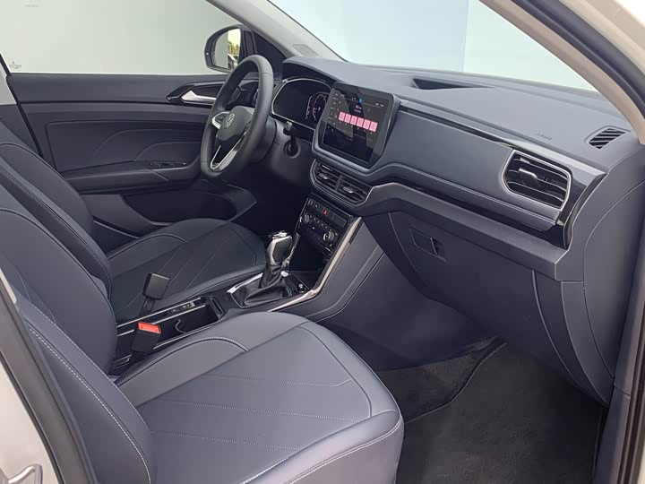 Volkswagen Tharu 2026 2026款 新锐 300TSI 锐享版