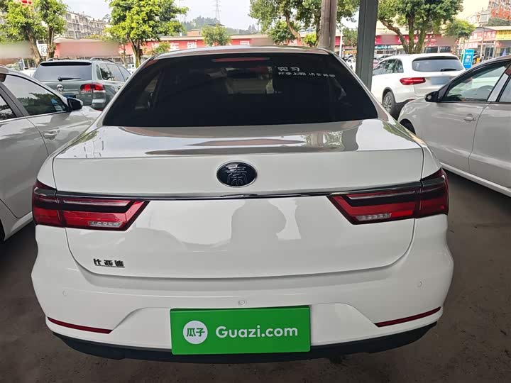 Фото 6 - BYD Qin