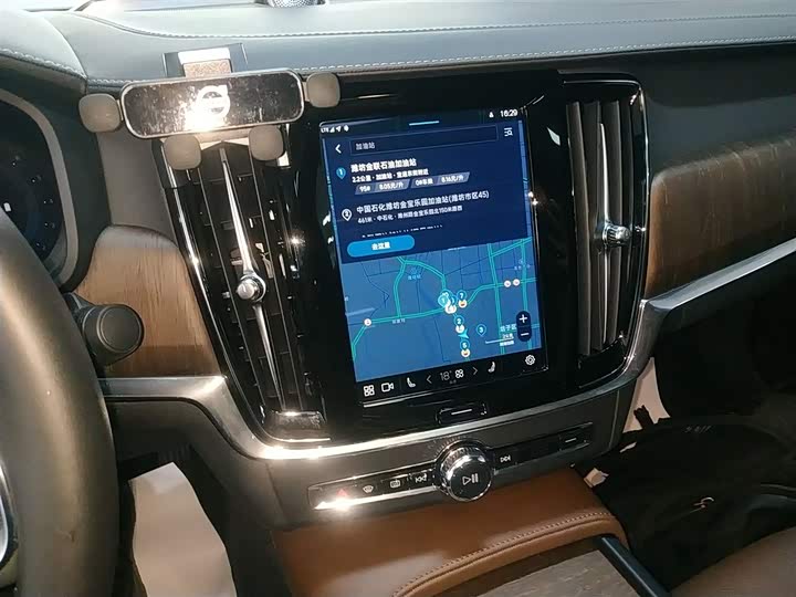 Фото 9 - Volvo S90