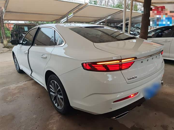 Zdjęcie 5 - Geely Preface