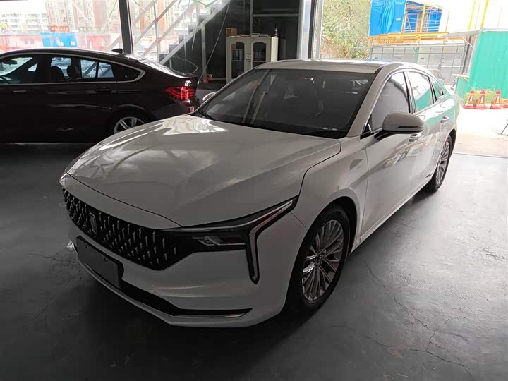 2025 Bestune B70
