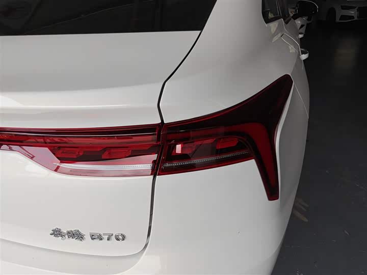 Bestune B70 2025 2025款 龙耀版 1.5T 欢享型