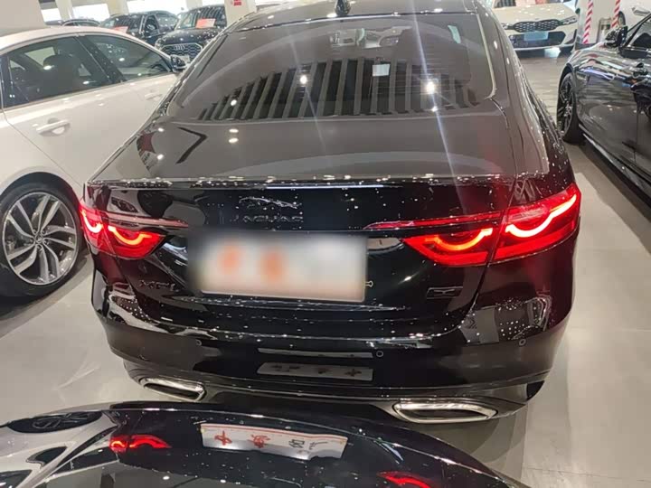 Jaguar XF L 2025 2025款 2.0T P300 四驱90周年典藏版