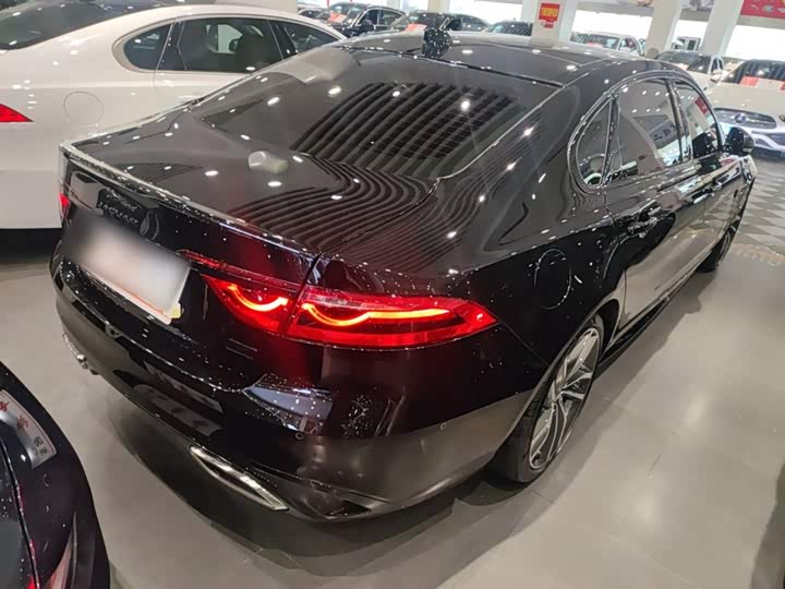 Jaguar XF L 2025 2025款 2.0T P300 四驱90周年典藏版