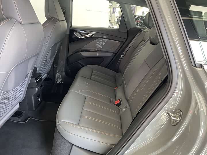 Фото 8 - Audi Q4 e-tron