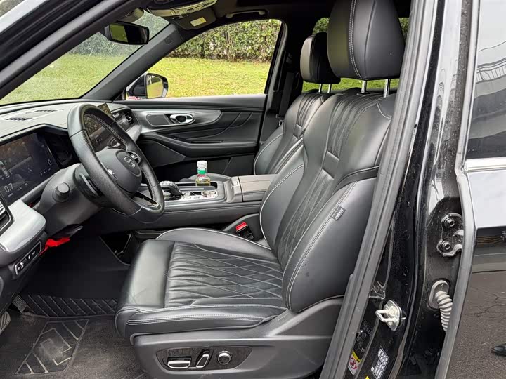GAC Trumpchi GS8 2024 2024款 领航系列 2.0TGDI 四驱豪华智联版 7座