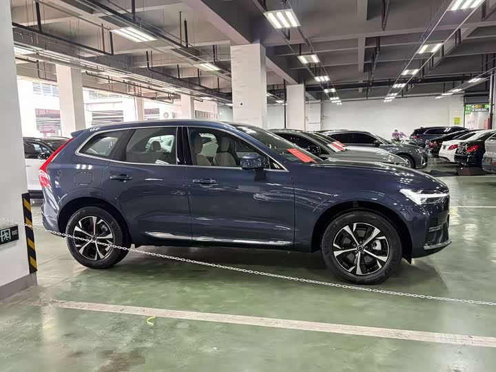 Volvo XC60 2026 2026款 B5 四驱智逸豪华版