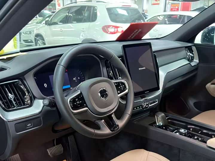 Volvo XC60 2026 2026款 B5 四驱智逸豪华版