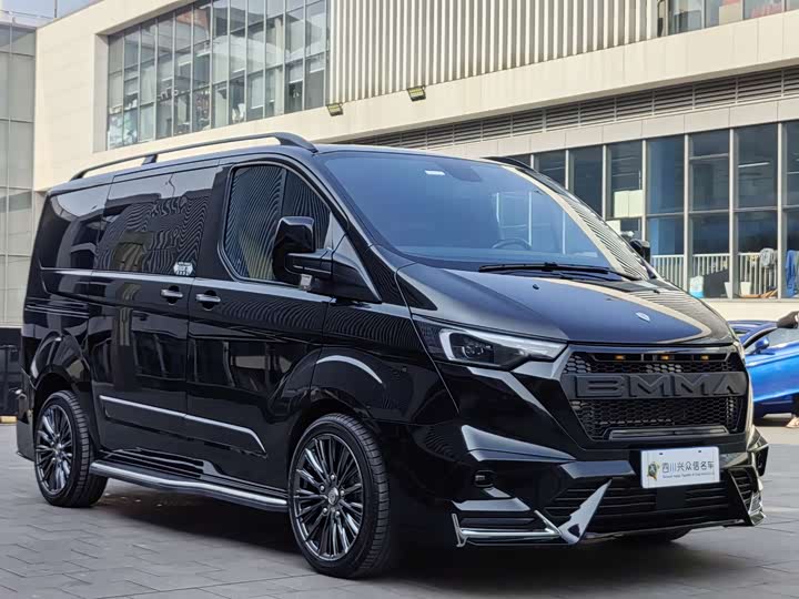 2024 Ford Tourneo