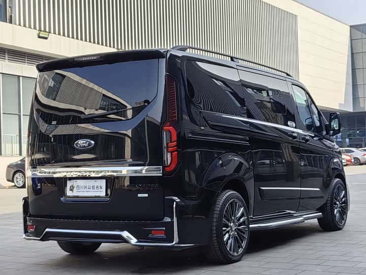 2024 Ford Tourneo