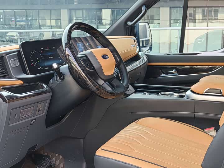 Ford Tourneo 2024 2024款 2.0T 自动致尊Plus版