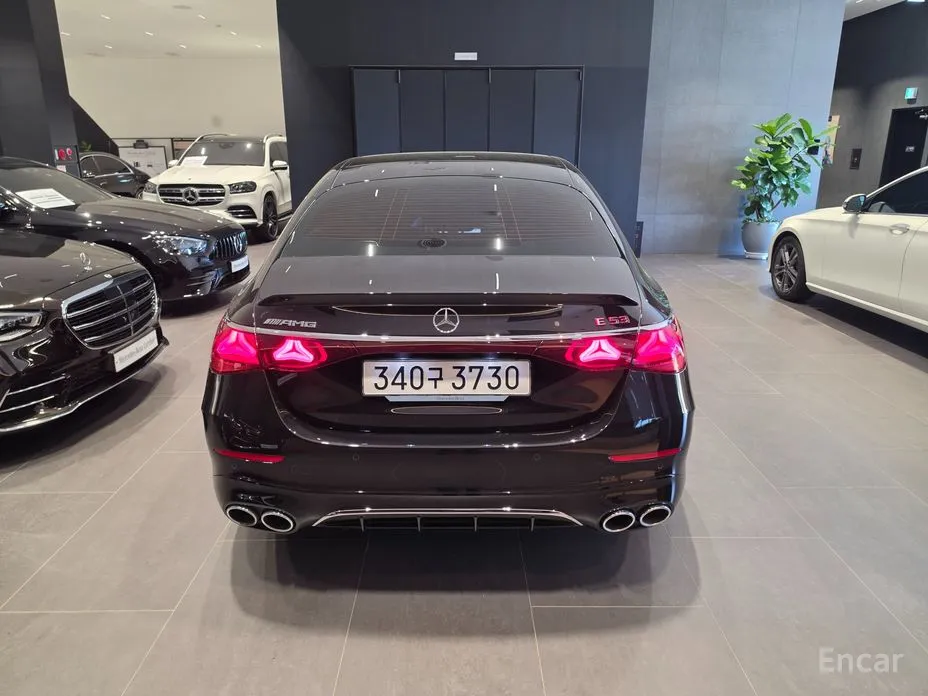 Фото 4 - Mercedes-Benz E-Class