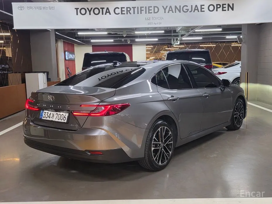 Toyota Camry 2024 2.5 XLE Premium Hybrid