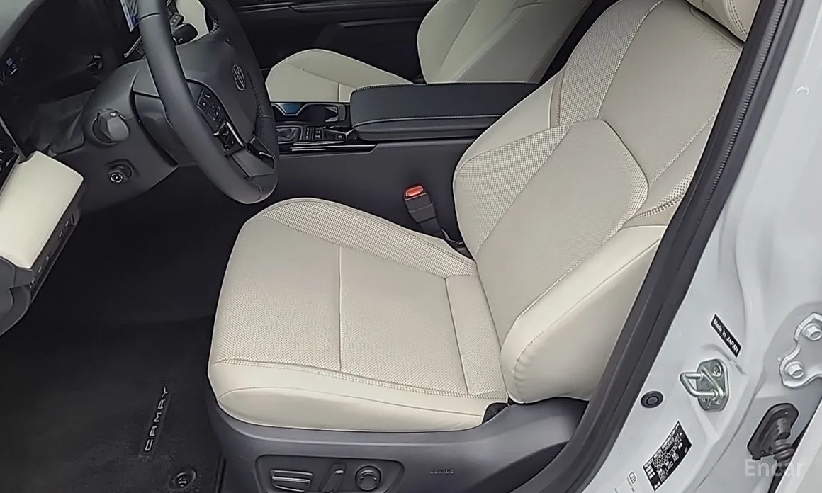 Toyota Camry 2024 2.5 XLE Hybrid