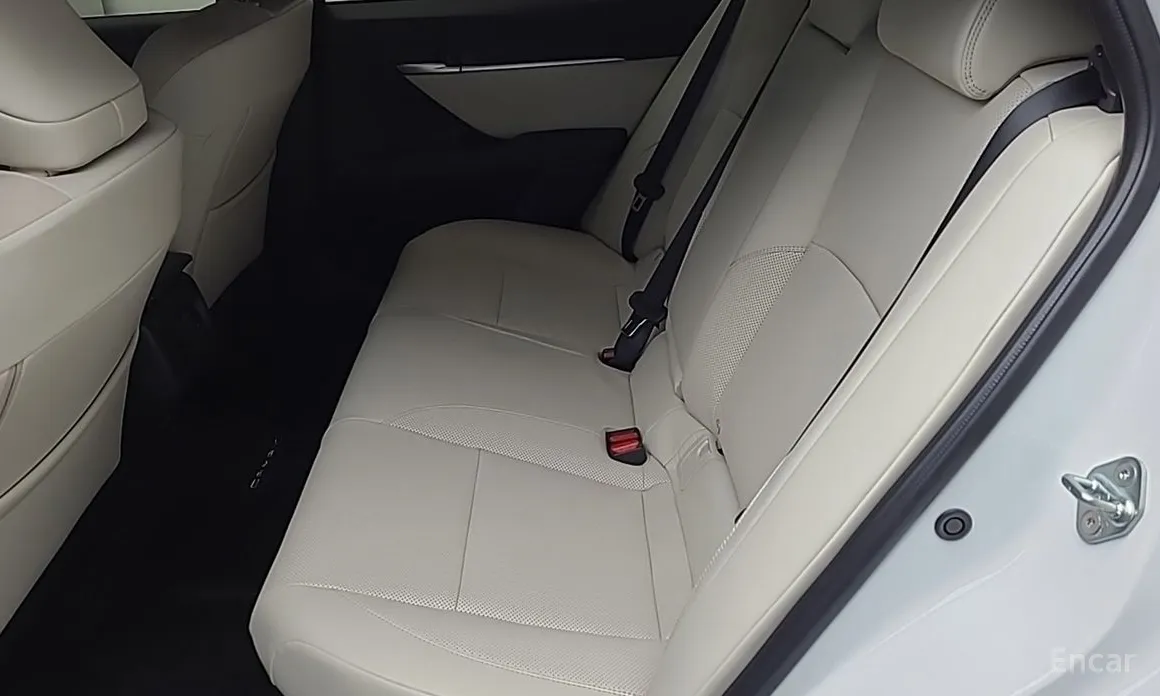 Toyota Camry 2024 2.5 XLE Hybrid