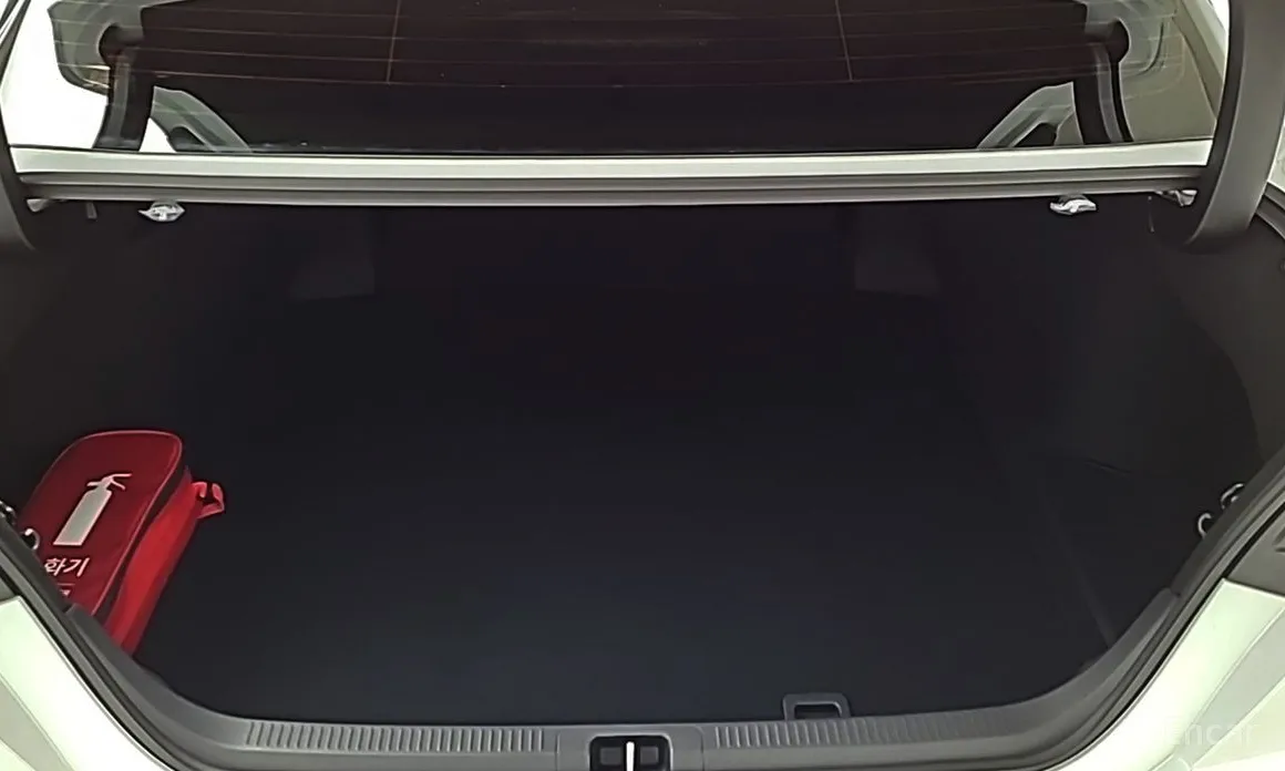 Toyota Camry 2024 2.5 XLE Hybrid
