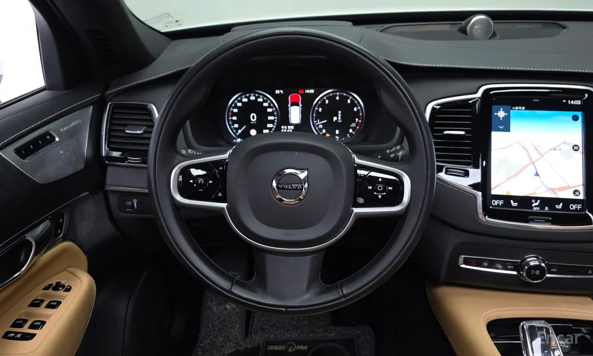 Фото 14 - Volvo XC90