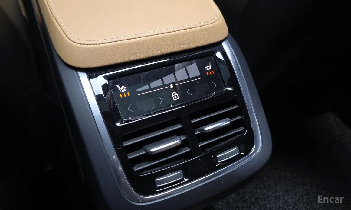 Фото 19 - Volvo XC90