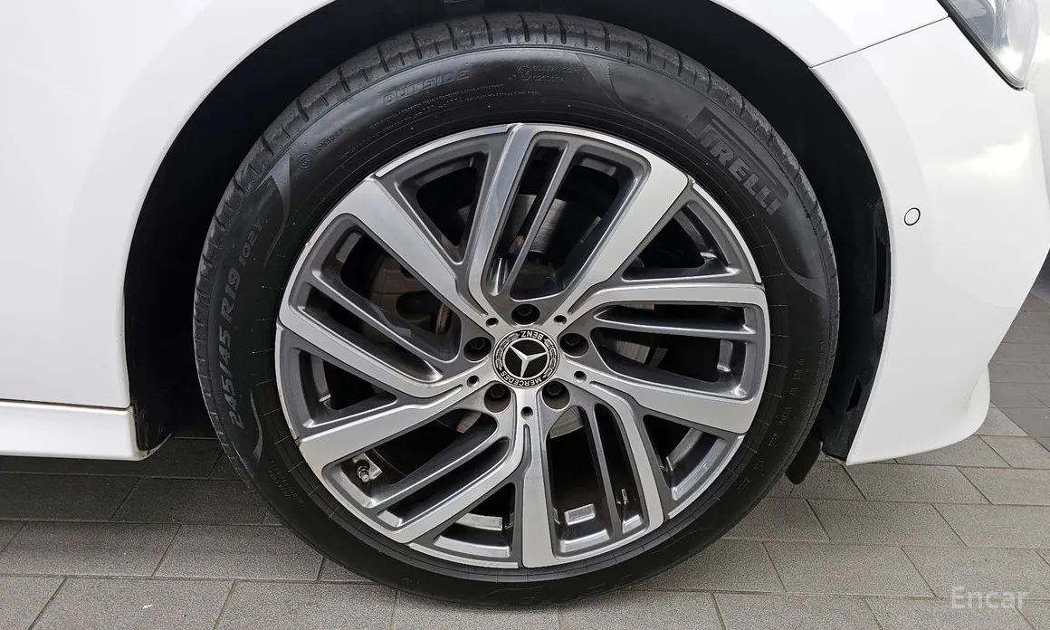 Mercedes-Benz E-Class 2024 E220d 4MATIC Exclusive