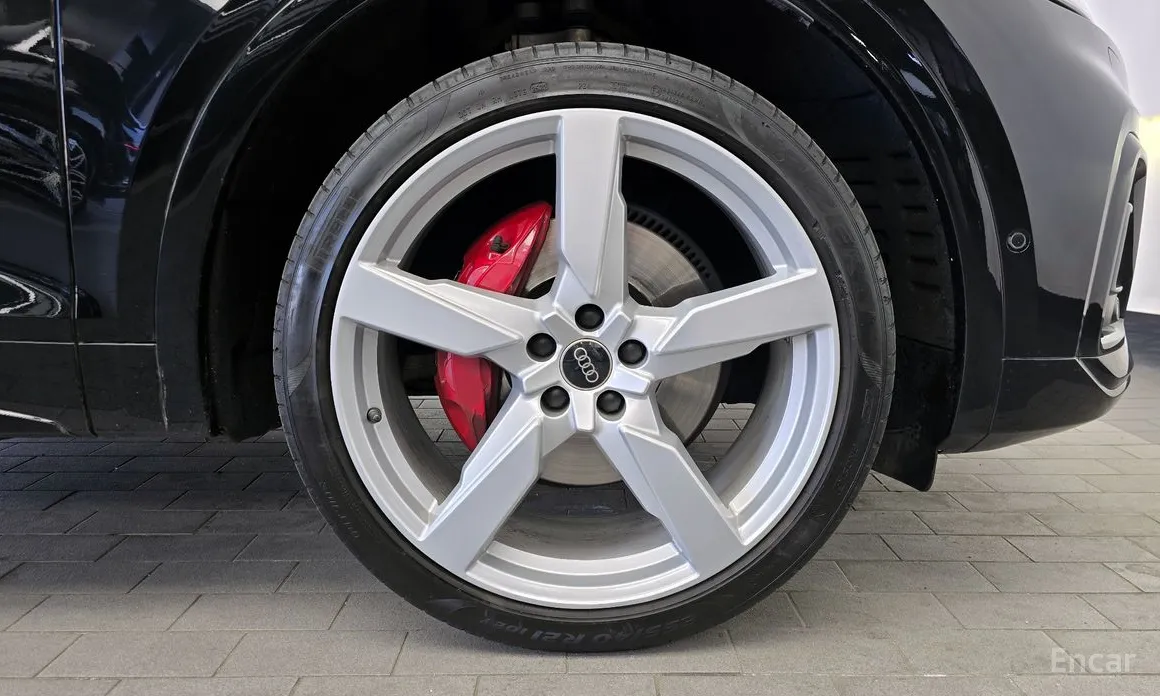 Фото 21 - Audi SQ5
