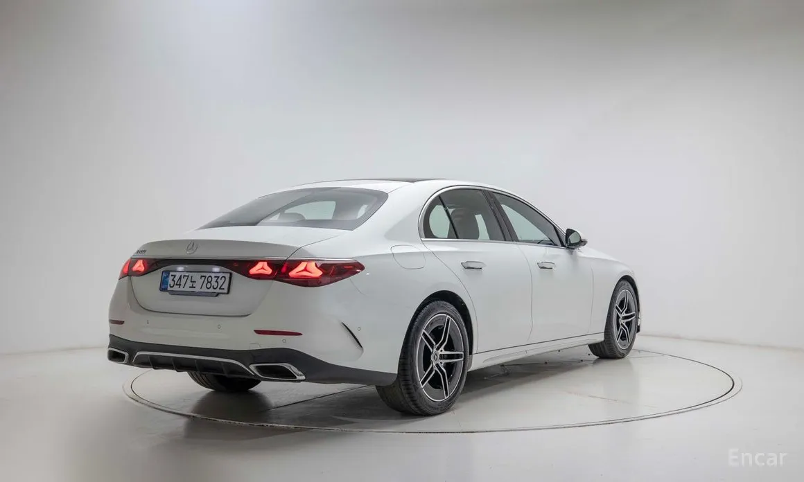 Фото 2 - Mercedes-Benz E-Class