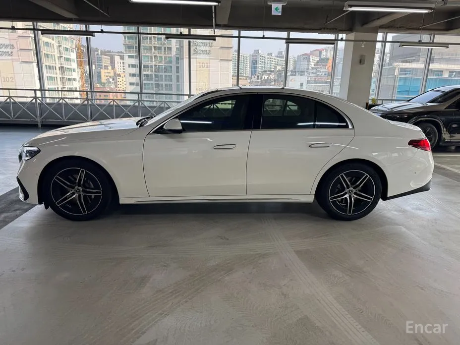 Фото 11 - Mercedes-Benz E-Class