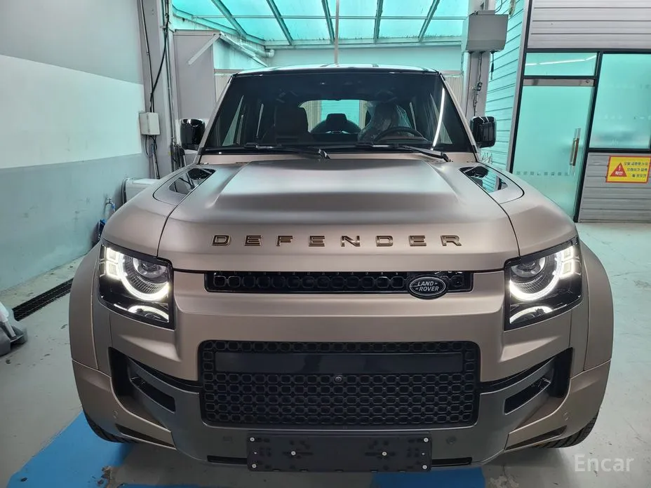 Land Rover Defender 2020 110 P635 Octa