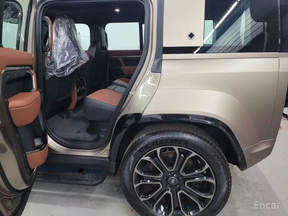 Land Rover Defender 2020 110 P635 Octa
