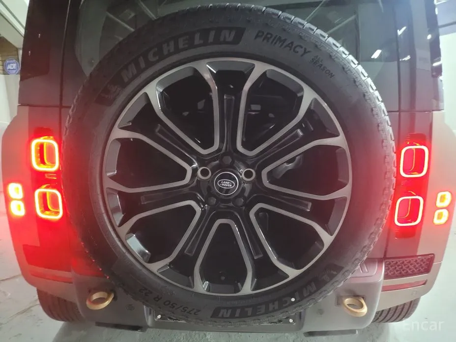 Land Rover Defender 2020 110 P635 Octa