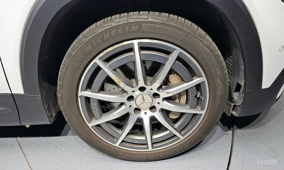 Mercedes-Benz GLB-Class 2020 AMG GLB35 4MATIC
