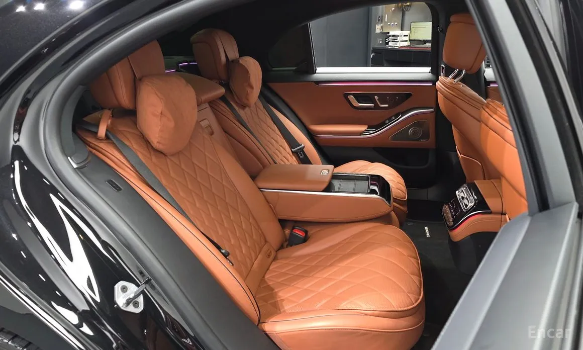 Photo 12 - Mercedes-Benz S-Class