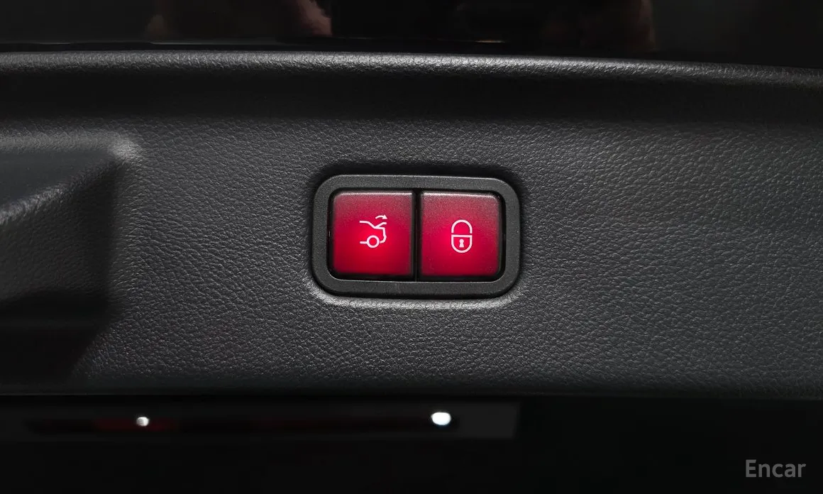Photo 32 - Mercedes-Benz S-Class