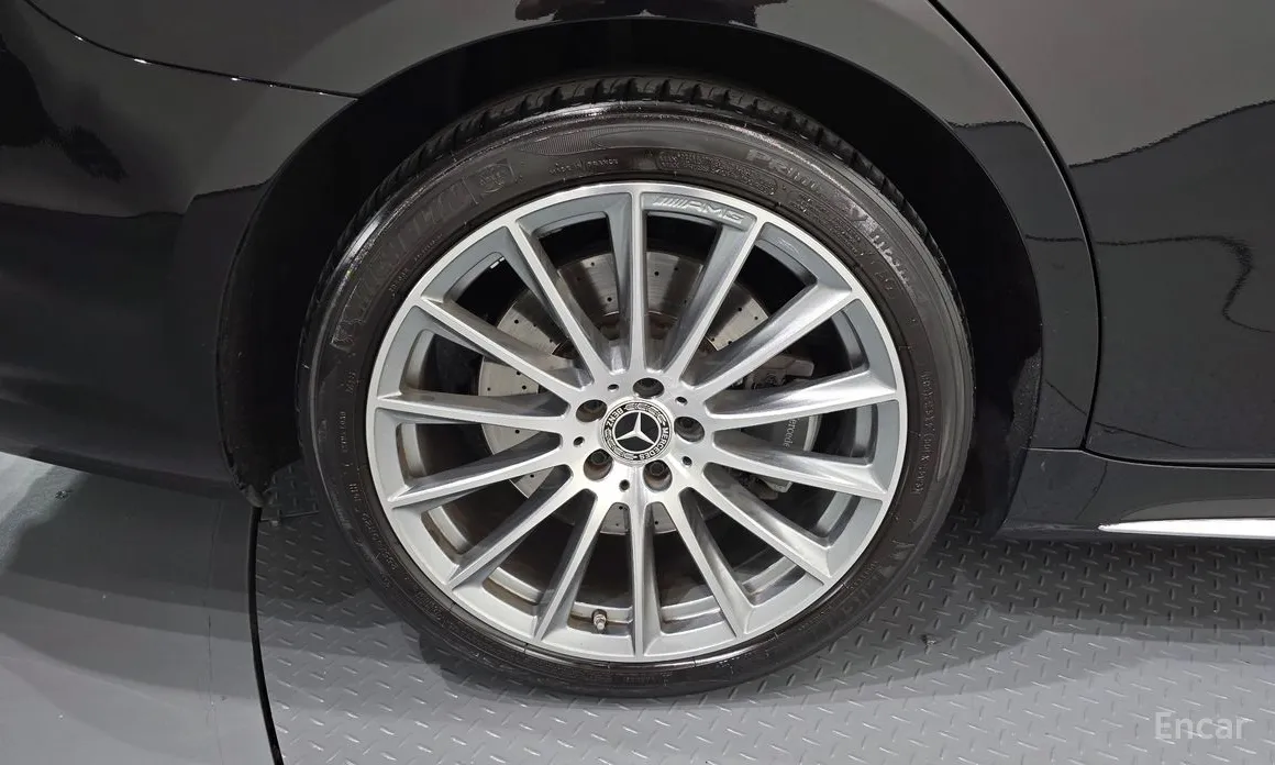 Photo 5 - Mercedes-Benz S-Class