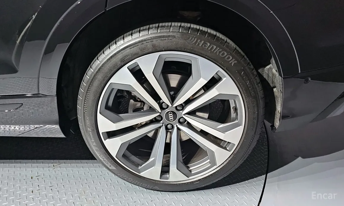 Audi Q8 2018 55 TFSI Quattro Premium
