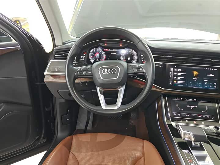 Фото 7 - Audi Q7