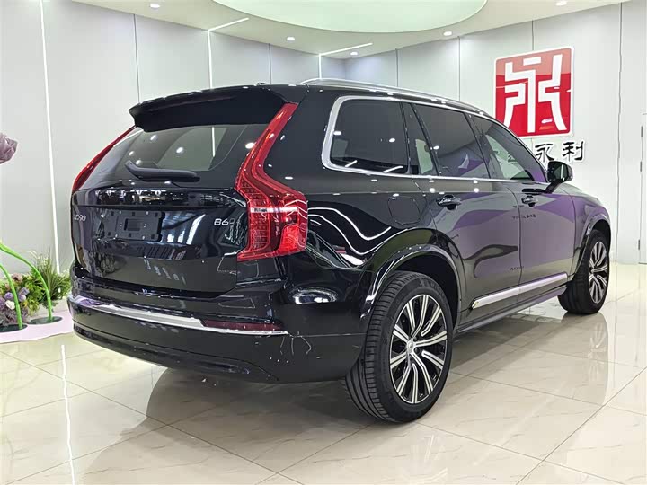 Фото 6 - Volvo XC90